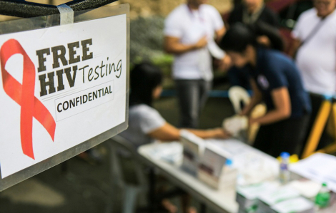 HIV tăng nhanh trong giới trẻ, thế giới phát cảnh báo đỏ