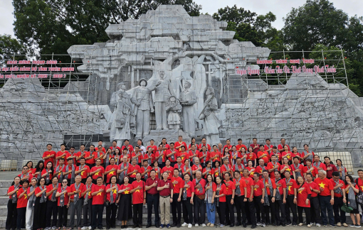 Hành trình theo chân Bác của đoàn đại biểu trí thức TPHCM