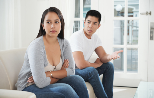 Không còn tình yêu, nên ly hôn trước hay sau khi sinh con?