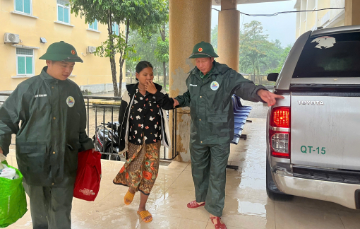 Quảng Trị đưa hơn 1.400 người tránh trú bão an toàn trước khi bão số 10 đổ bộ