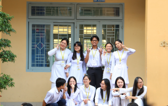 Học sinh lớp Mười được bồi dưỡng tình yêu với nghệ thuật truyền thống