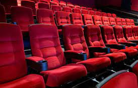 Nền tảng trực tuyến đang "hạ gục" rạp chiếu phim?