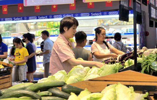 Siêu thị vùng tâm bão số 10 tăng nguồn cung hàng thiết yếu Siêu thị vùng tâm bão số 10 tăng nguồn cung hàng thiết yếu