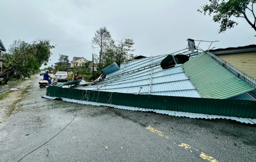 Thủ tướng chỉ đạo khẩn trương khắc phục hậu quả bão số 10 và mưa lũ