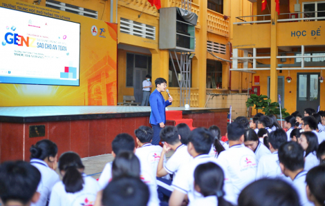 Bảo vệ học sinh trên không gian mạng: Cần cả nhà trường và gia đình