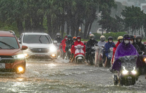 Trưa 30/9, Hà Nội vẫn ngập sâu do ảnh hưởng bão số 10