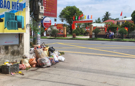 Đà Nẵng: Nhà máy rác tạm ngừng thu gom, người dân ở nhiều xã phường tự xử lý rác trong nhà