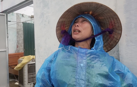 Nước mắt trong những ngôi nhà mất nóc, tan hoang sau bão Bualoi