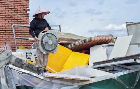 Nước mắt trong những ngôi nhà mất nóc sau bão Bualoi