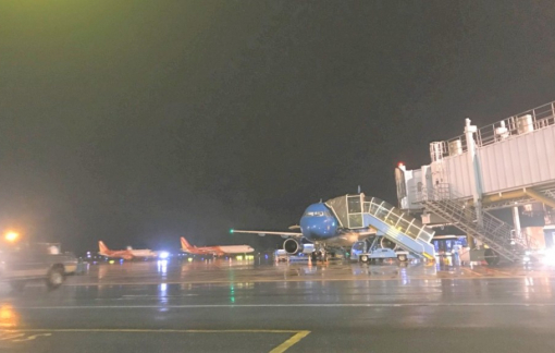 Các sân bay miền Trung hoạt động trở lại sau bão số 10 Các sân bay miền Trung hoạt động trở lại sau bão số 10