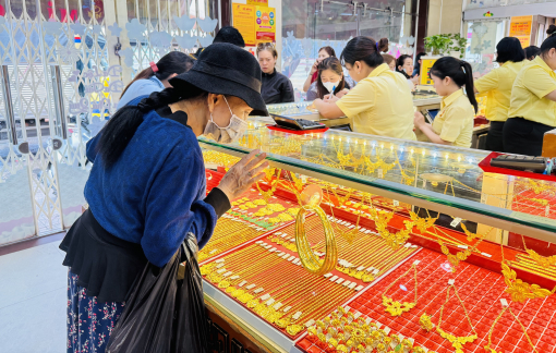 Giá vàng trong nước và thế giới cùng lập kỷ lục mới Giá vàng trong nước và thế giới cùng lập kỷ lục mới