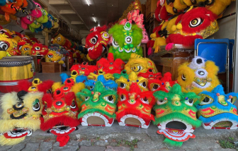 Nghề làm đầu lân ở Huế rộn ràng vào vụ
