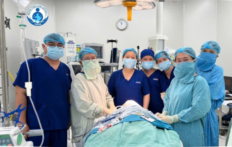 Bác sĩ chạy đua thời gian cứu bé trai bị chó cắn nát mặt