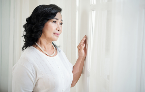 Tuổi trung niên qua bao bão dông Tuổi trung niên qua bao bão dông