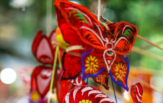 Mùa trăng yêu thương