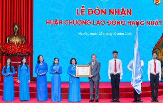 Tổng bí thư Tô Lâm trao Huân chương Lao động Hạng Nhất cho Hội LHPN Việt Nam
