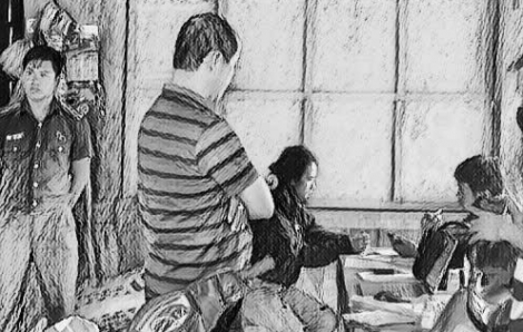 Đánh đập, dọa giết vợ con, chồng bị siết cổ tử vong