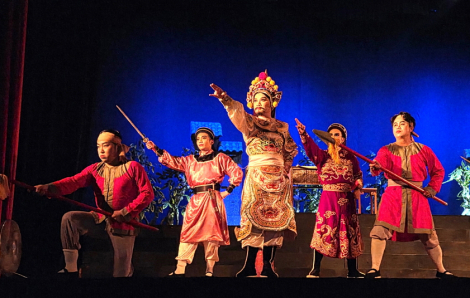 Sức trẻ từ vở hát bội Hiền thần