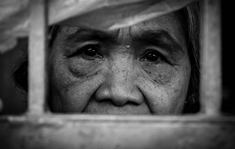 Ly hôn ở tuổi 62