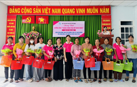 Phụ nữ xã Tân Nhựt (TPHCM) trao gửi yêu thương, lan tỏa trách nhiệm vì cộng đồng