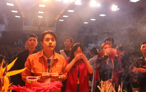 Nghệ sĩ TPHCM hướng về Tổ nghiệp trong ngày Giỗ Tổ Sân khấu