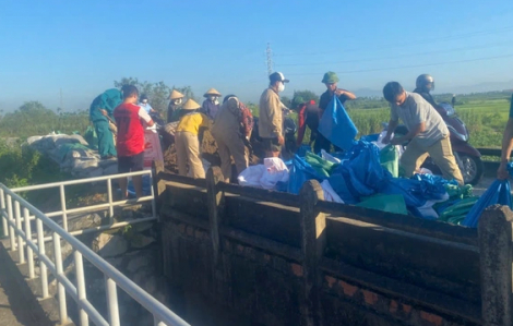 Cảnh báo bão số 11 Matmo: 'Thiên tai chồng thiên tai'