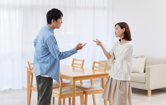 Chồng tốt với cả thế giới, trừ vợ con