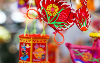 Mùa trăng yêu thương
