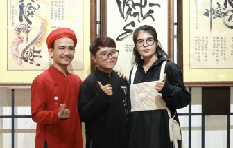 Người trẻ chấm mực tàu, giữ nét xưa trong nhịp sống mới