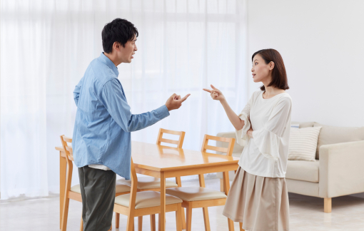 Chồng tốt với cả thế giới, trừ vợ con