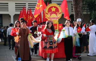 Học sinh thêm tự hào khi được hóa thân thành người lính