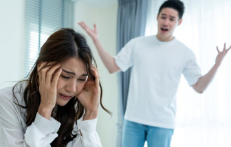 Ông chồng hiền lành bỗng thích phiêu lưu tình ái