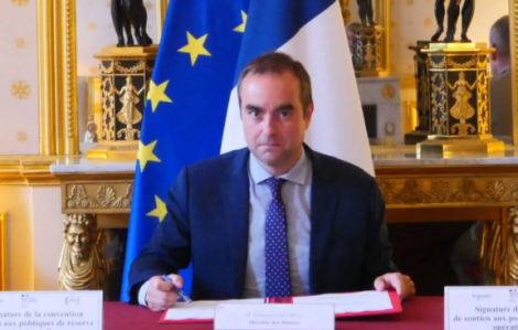 Thủ tướng Pháp từ chức sau chưa đầy 1 tháng nhận chức