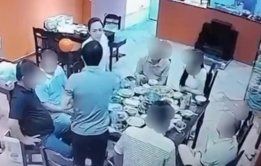 Khởi tố nữ tài xế lái ô tô gây tai nạn khiến chủ tịch xã tử nạn khi điều tiết giao thông