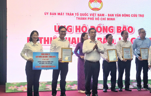 Tiếp nhận 35,6 tỷ đồng tại Lễ phát động ủng hộ đồng bào bị thiệt hại do bão, lũ gây ra