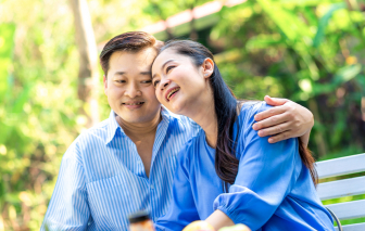 Ngoài kia đã nhiều vội vã
