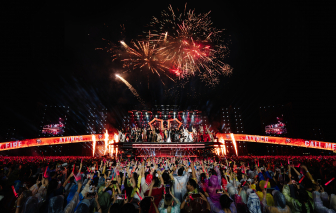 YeaH1 quy tụ hơn 50 nghệ sĩ trong ‘concert gia đình’ kéo dài… 10 tiếng