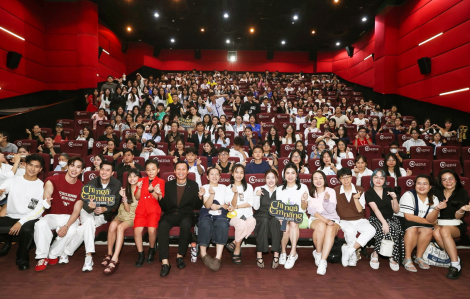 Chuyện lạ: Chiếu miễn phí trước khi phim ra rạp