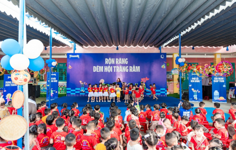 Hơn 100.000 sản phẩm dinh dưỡng Vinamilk thắp sáng nụ cười tuổi thơ mùa trăng