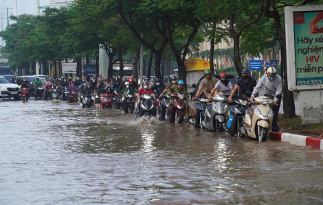 Hà Nội còn 12 điểm ngập trong sáng 8/10