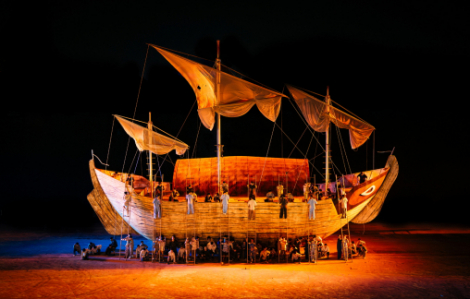 Sau cú đúp giải Vàng, làm sao để giải thưởng không chỉ là biểu tượng?