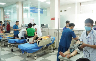 Người dân Thái Nguyên ùn ùn nhập viện cấp cứu sau mưa lũ
