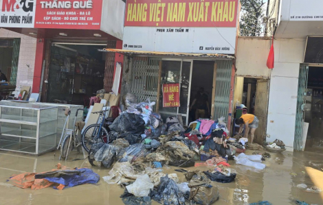 Thái Nguyên: Nước bắt đầu rút, thành phố ngổn ngang sau lũ