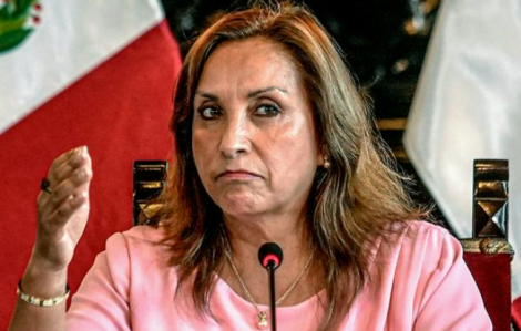 Vì sao nữ tổng thống Peru bị phế truất?