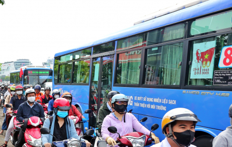 100 xe buýt CNG mới ở TPHCM đang "đắp chiếu”