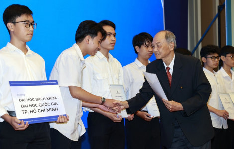 Công ty Phú Mỹ Hưng và Quỹ Đinh Thiện Lý trao tặng học bổng gần 8,8 tỉ đồng