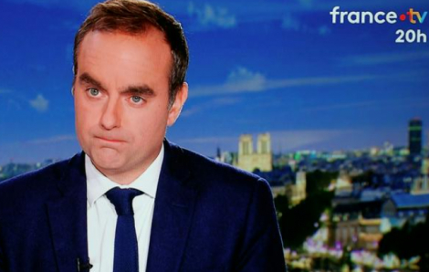 Mới từ chức 4 ngày, thủ tướng Pháp lại được tái bổ nhiệm