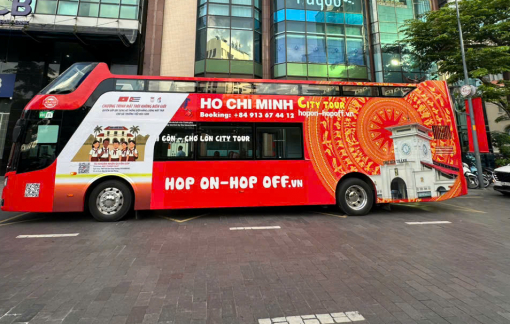 Xe buýt 2 tầng tại TPHCM trang trí và truyền tải thông điệp “Mặt trời không biên giới”
