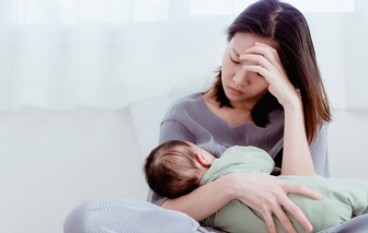 Phụ nữ mất dần bạn bè sau khi sinh con