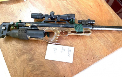 Bị khởi tố vì mua linh kiện trên mạng về lắp ráp súng để săn bắn chim